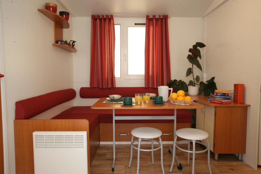 Mobile Homes Adria Ankaran Phòng bức ảnh