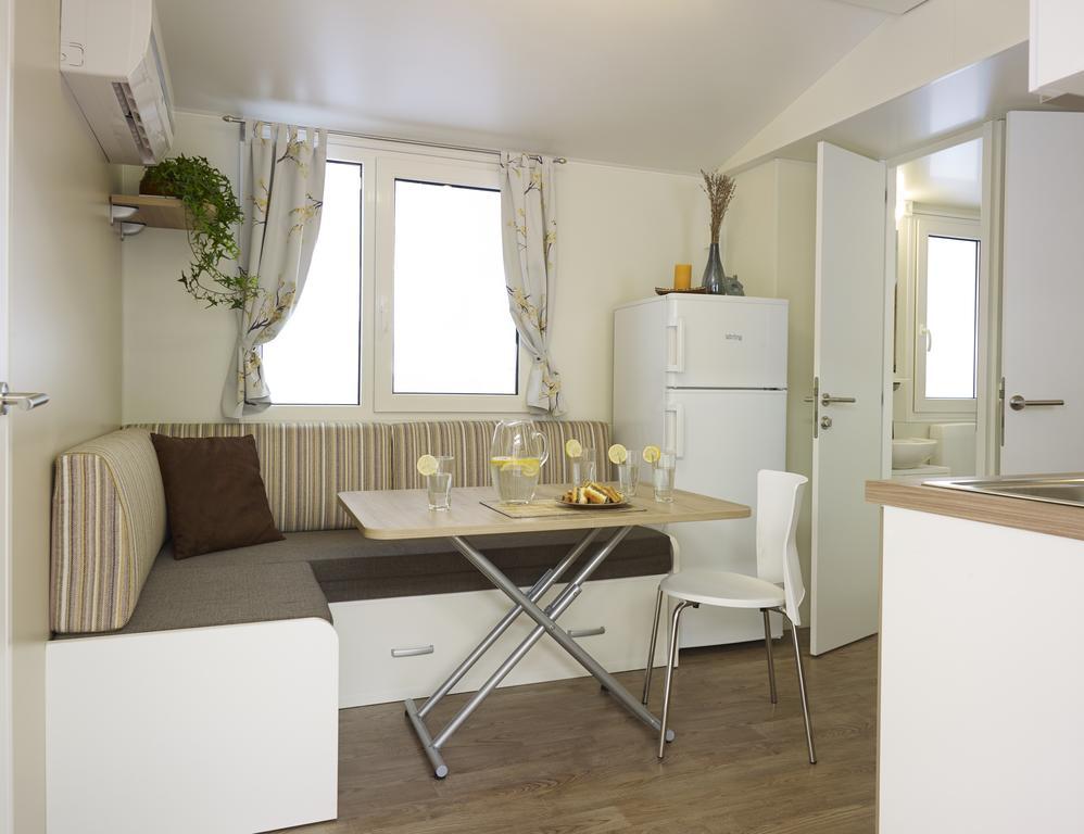 Mobile Homes Adria Ankaran Phòng bức ảnh